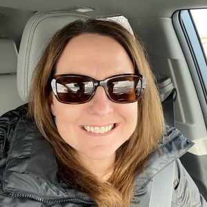 Meet your Posher, Melissa